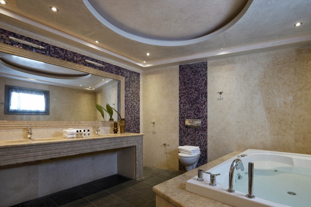 petit maison bathroom