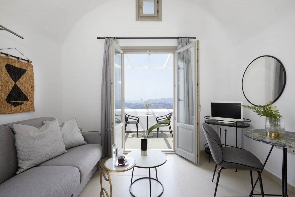 petit maison living room