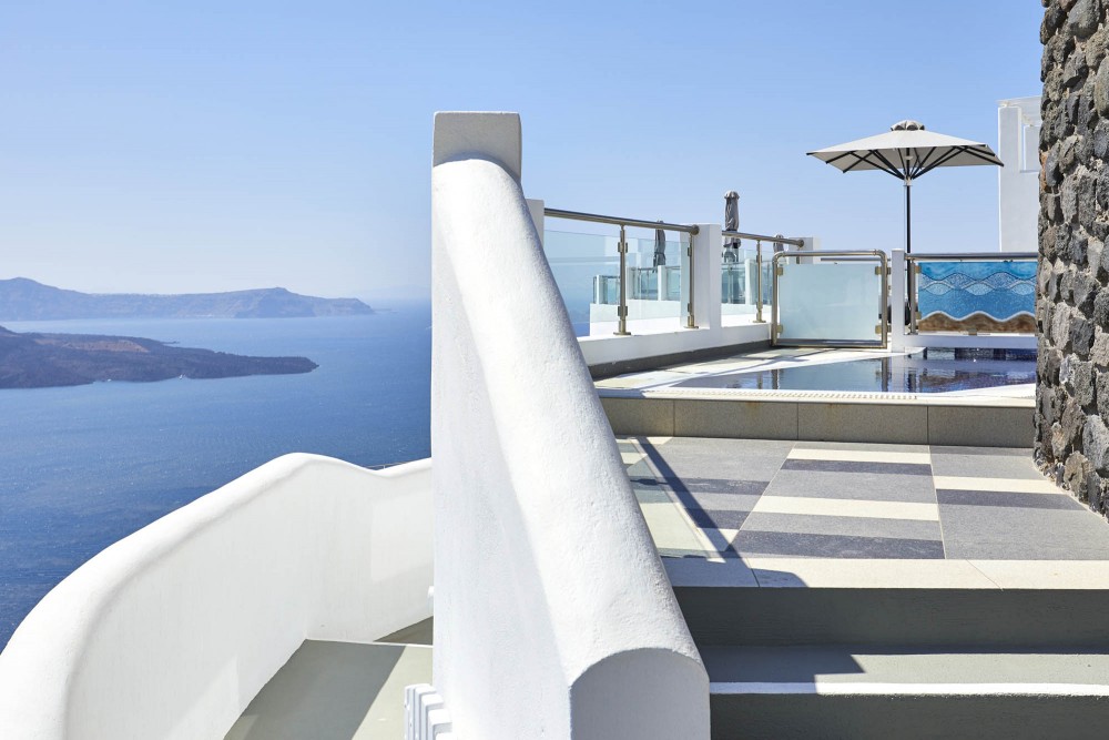 honeymoon suite balcony