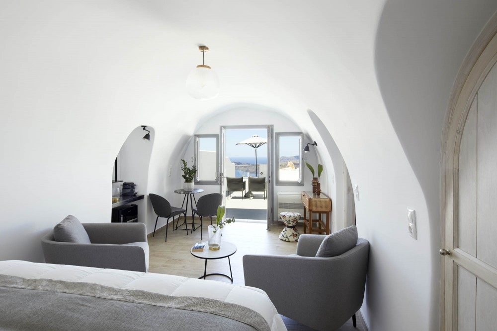 honeymoon suite living room
