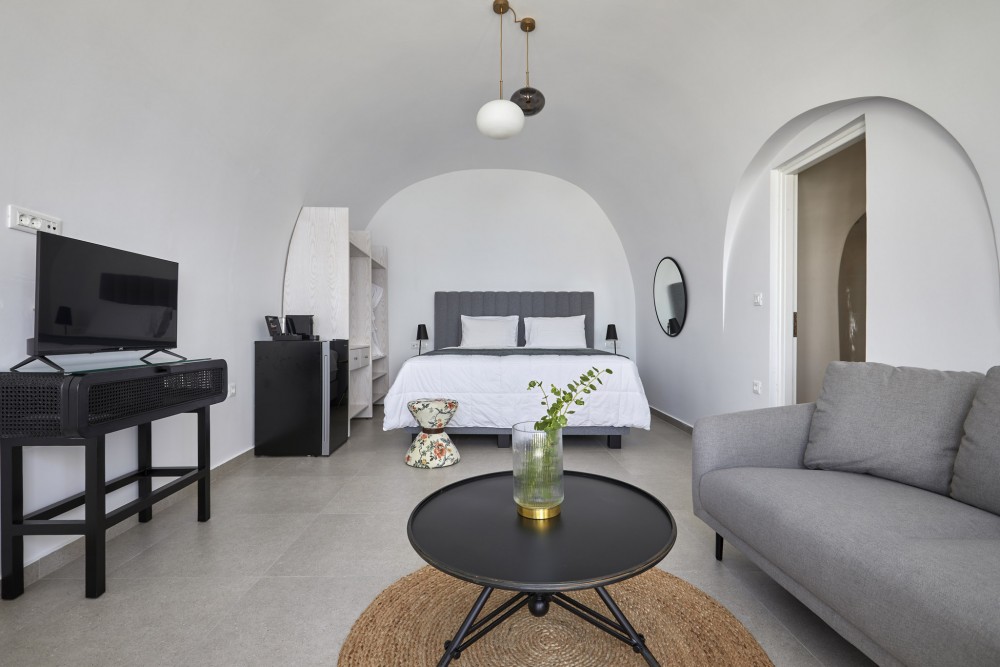 petit sutie bedroom